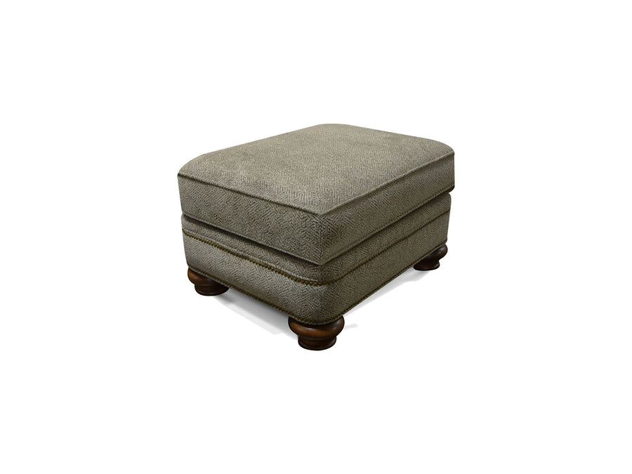 5Q07N Reed Ottoman with Nails