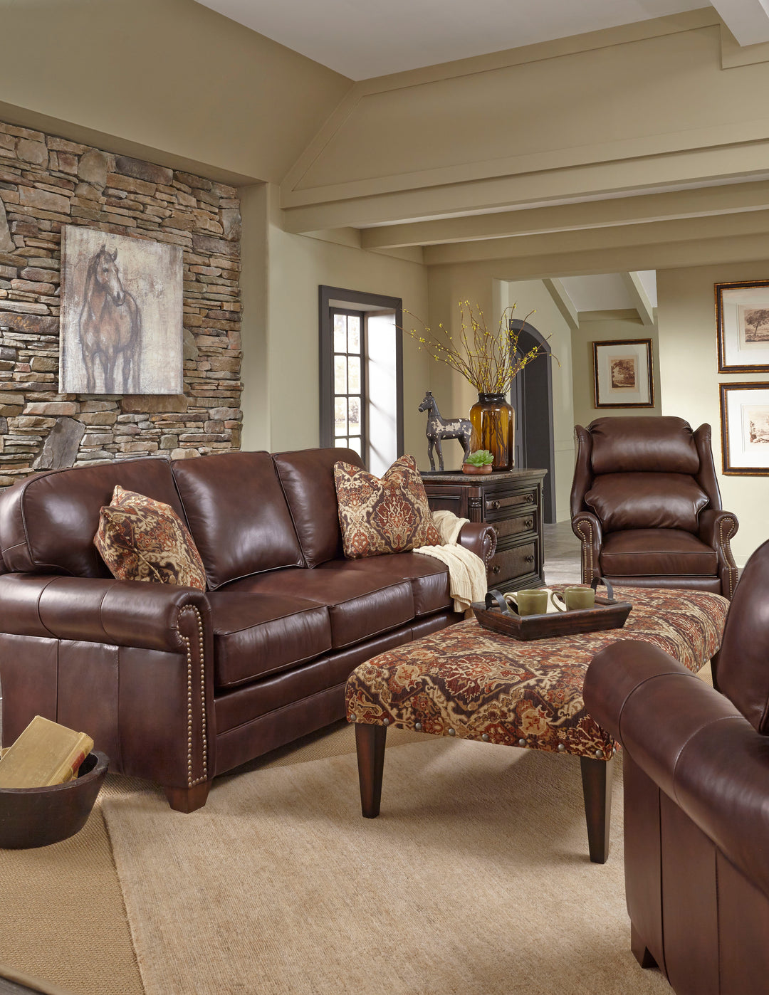 Brown Leather Furniture Living Room: Stylish Comfort & Timeless Elegance